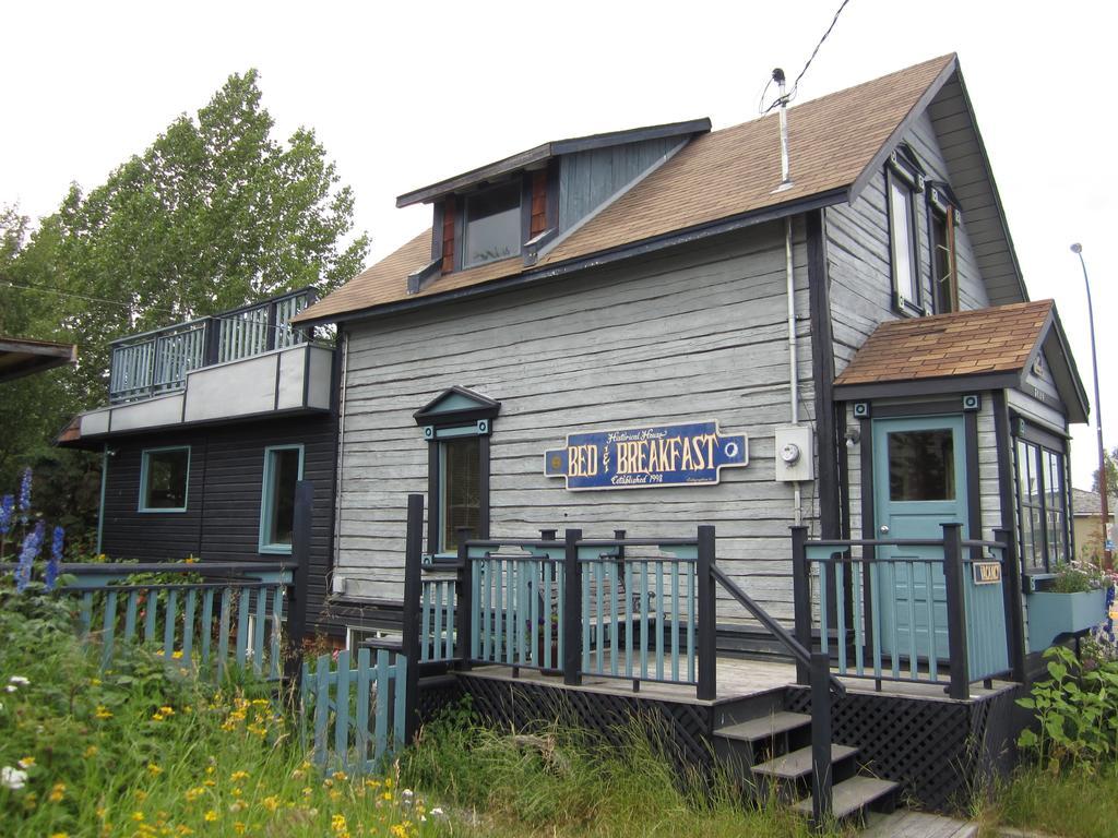 Historical Guest House Уайтхорс Экстерьер фото
